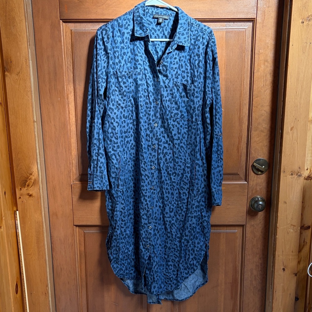 Saks Fifth Avenue Blue Leopard Print Button-Up Shirt Dress Size Medium - Picture 1 of 8